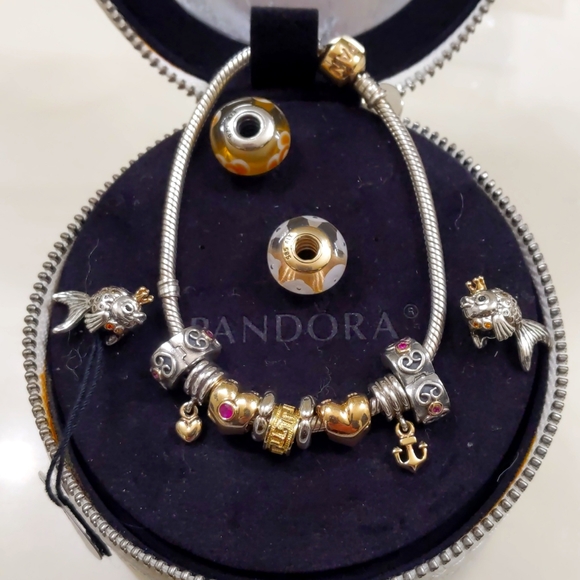 Pandora Jewelry - Vintage Pandora Bracelet